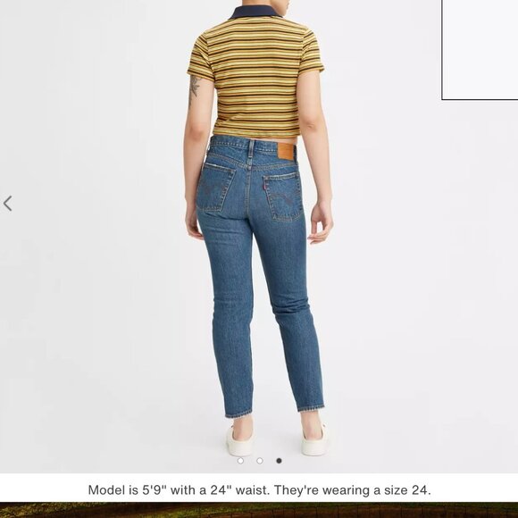 NWT Levi's Wedgie Icon Fit Ankle Women's Jeans - Medium to Dark Wash - Picture 2 of 2